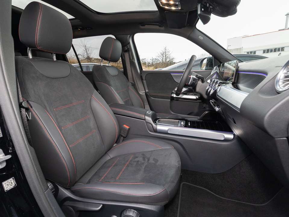 Mercedes-Benz GLB 180 - Imagem 11