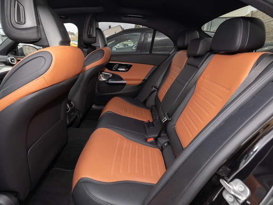 Mercedes-Benz C 180 - Imagem 11