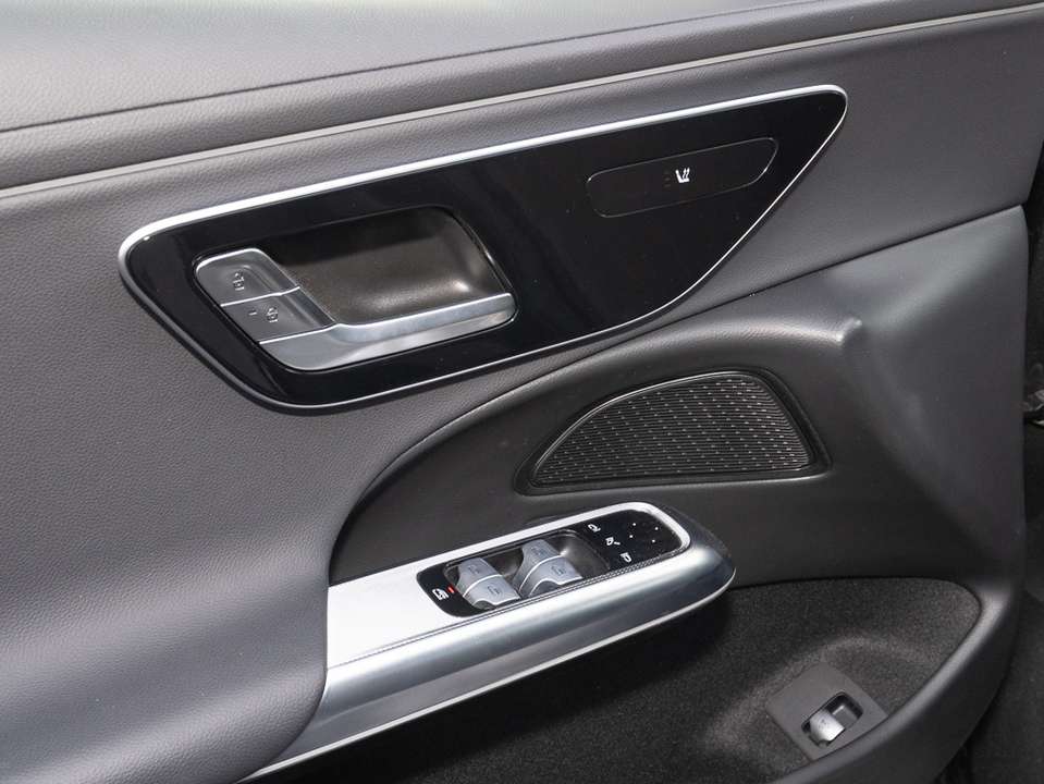 Mercedes-Benz E 200 - Imagem 5