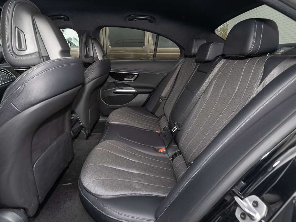 Mercedes-Benz E 200 - Imagem 11