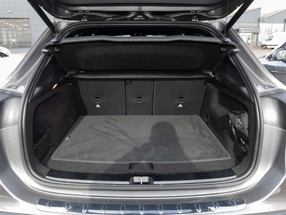 Mercedes-Benz GLA 180 - Imagem 14