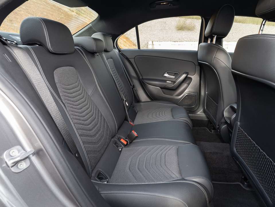 Mercedes-Benz A 180 - Imagem 12