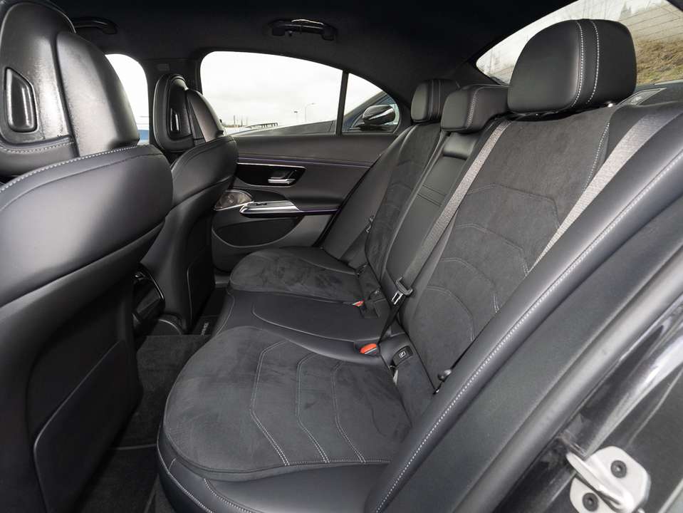 Mercedes-Benz E 300 - Imagem 11