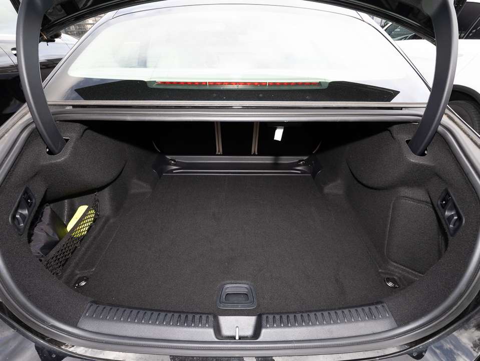 Mercedes-Benz E 200 - Imagem 13