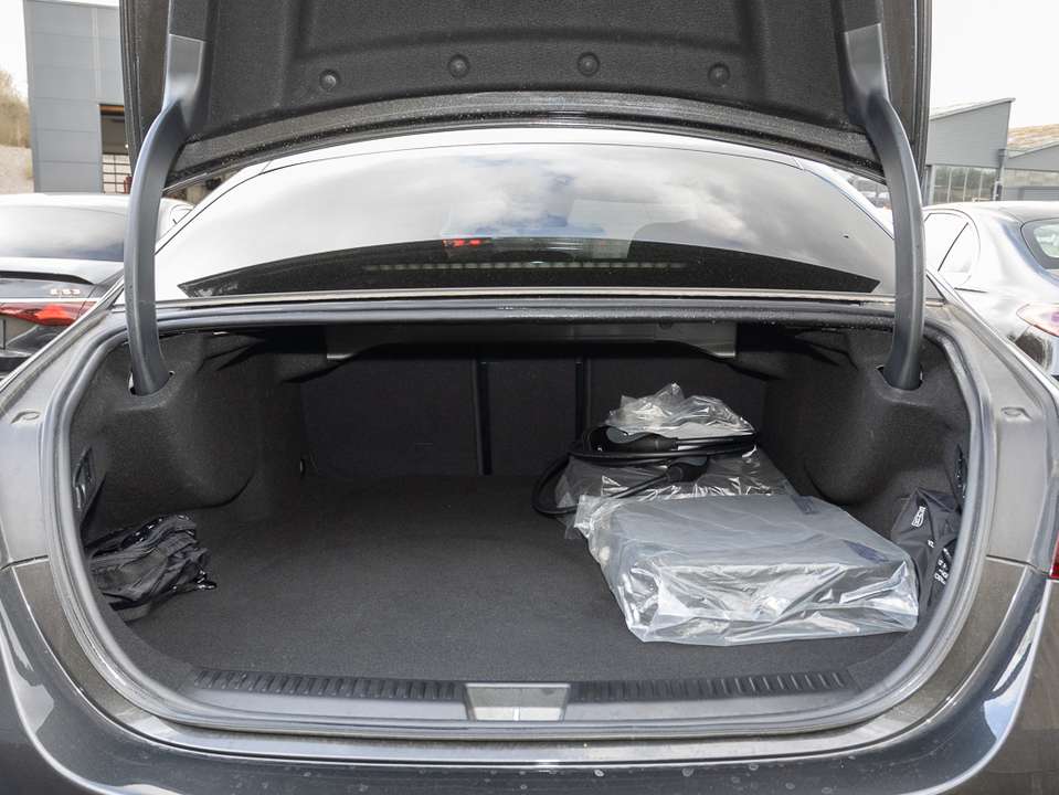 Mercedes-Benz E 300 - Imagem 13
