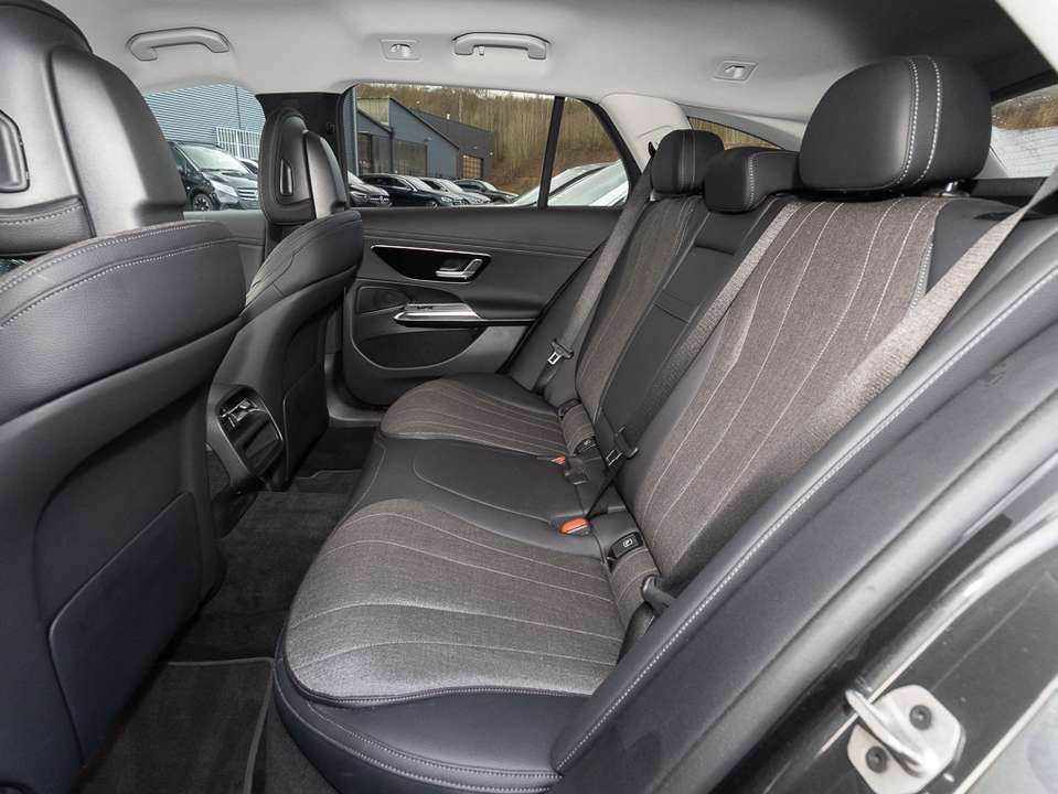 Mercedes-Benz E 200 - Imagem 12