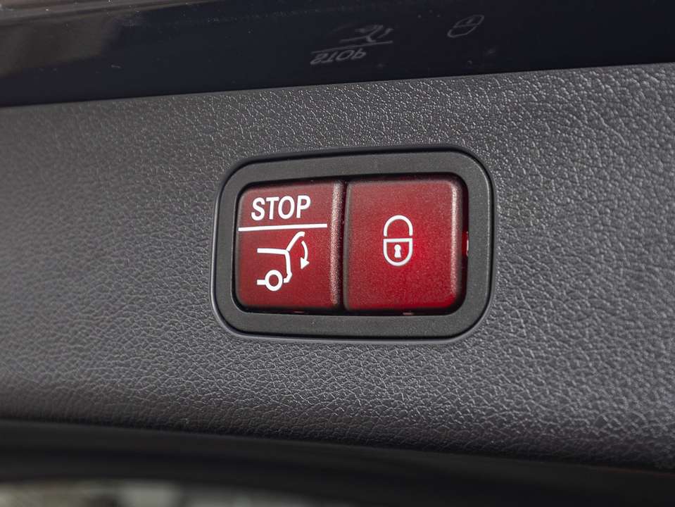 Mercedes-Benz E 200 - Imagem 12
