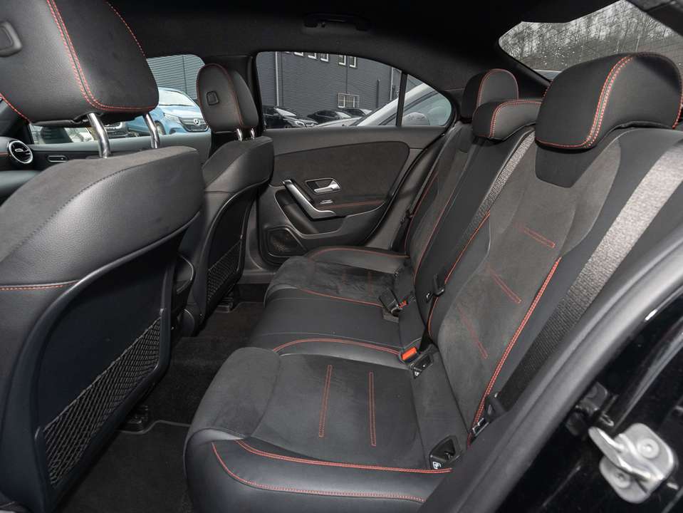 Mercedes-Benz A 180 - Imagem 12