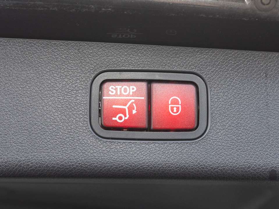 Mercedes-Benz E 200 - Imagem 13