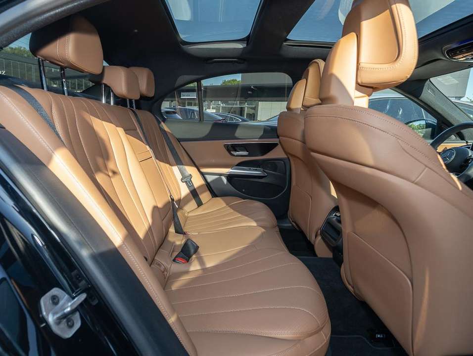 Mercedes-Benz E 200 - Imagem 11