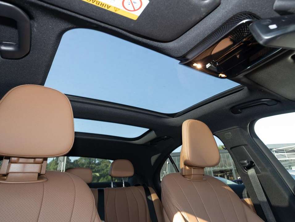 Mercedes-Benz E 200 - Imagem 12