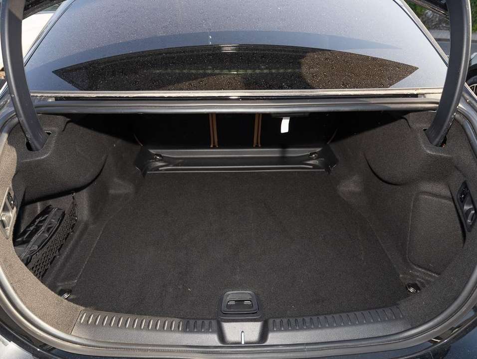 Mercedes-Benz E 200 - Imagem 13