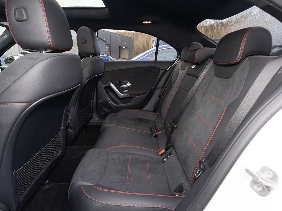 Mercedes-Benz A 220 - Imagem 12