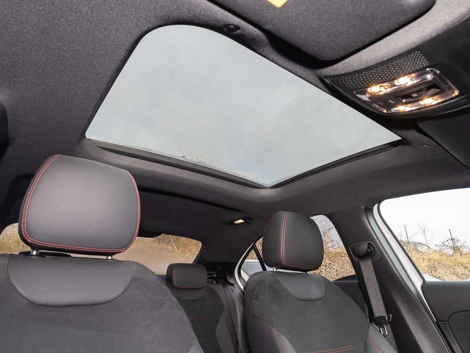 Mercedes-Benz A 220 - Imagem 13