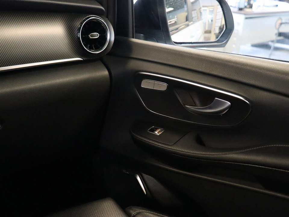 Mercedes-Benz V 250 - Imagem 14