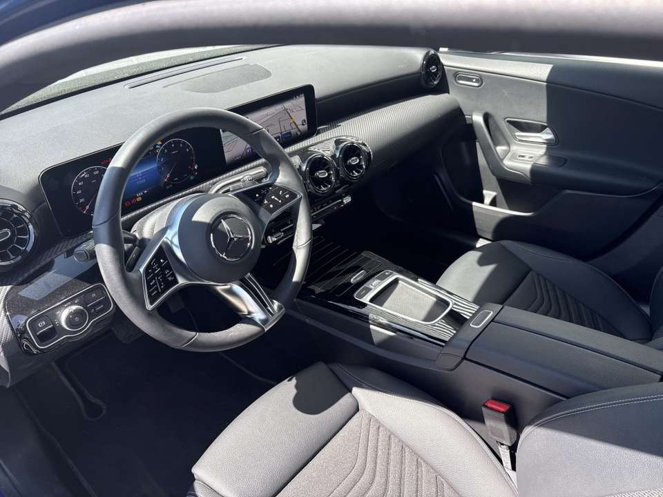 Mercedes-Benz A 180 - Imagem 9