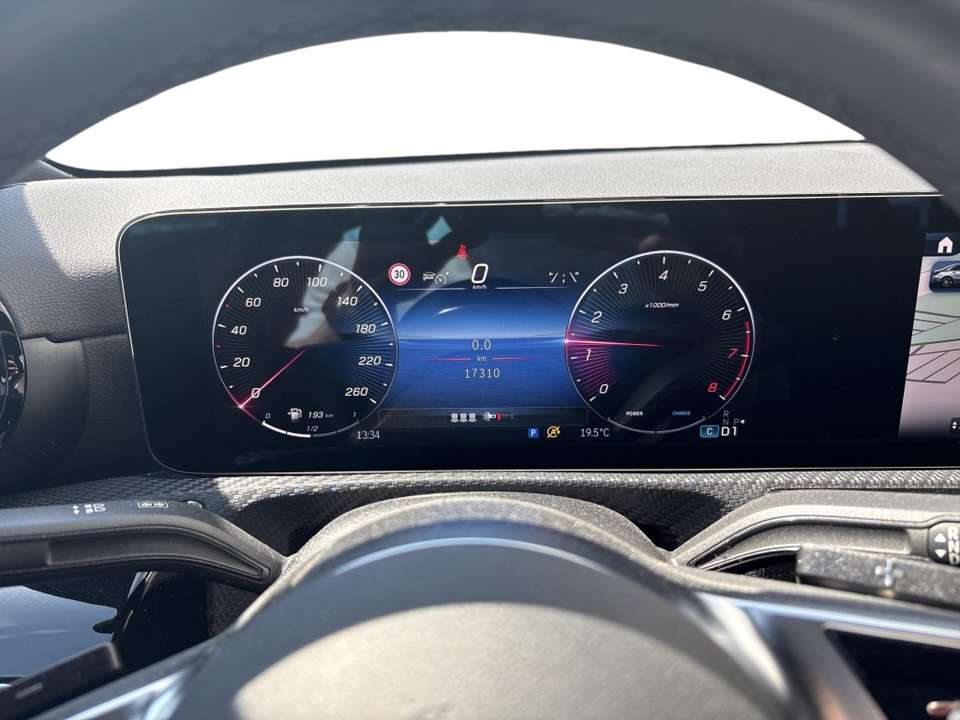 Mercedes-Benz A 180 - Imagem 10