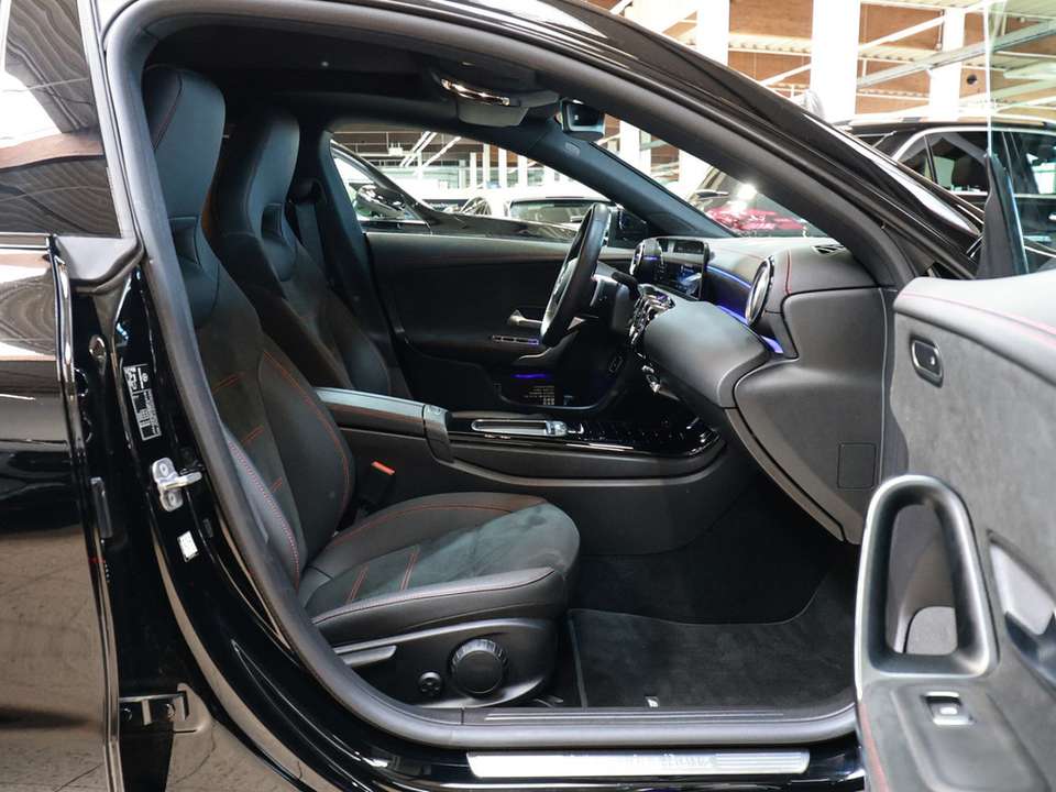Mercedes-Benz CLA 180 - Imagem 3