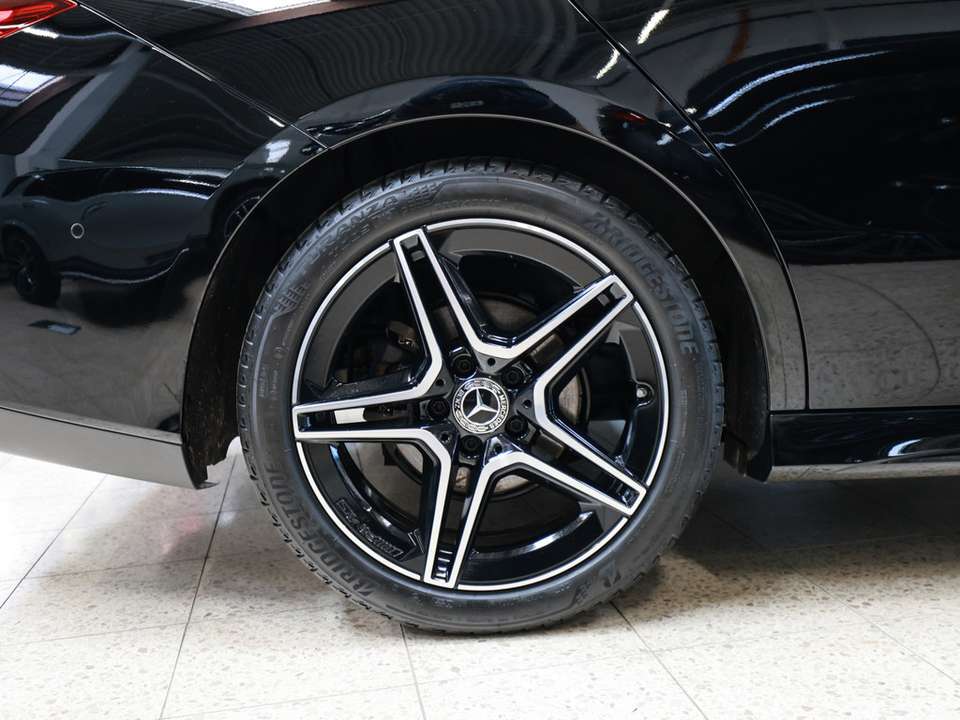 Mercedes-Benz CLA 180 - Imagem 8