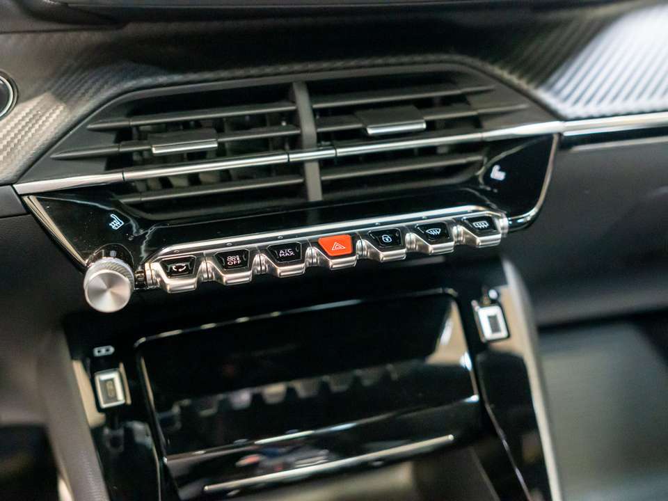 Peugeot e-208 - Imagem 12