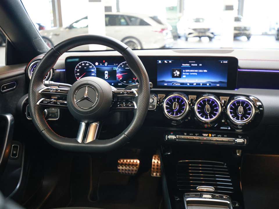 Mercedes-Benz CLA 180 - Imagem 10