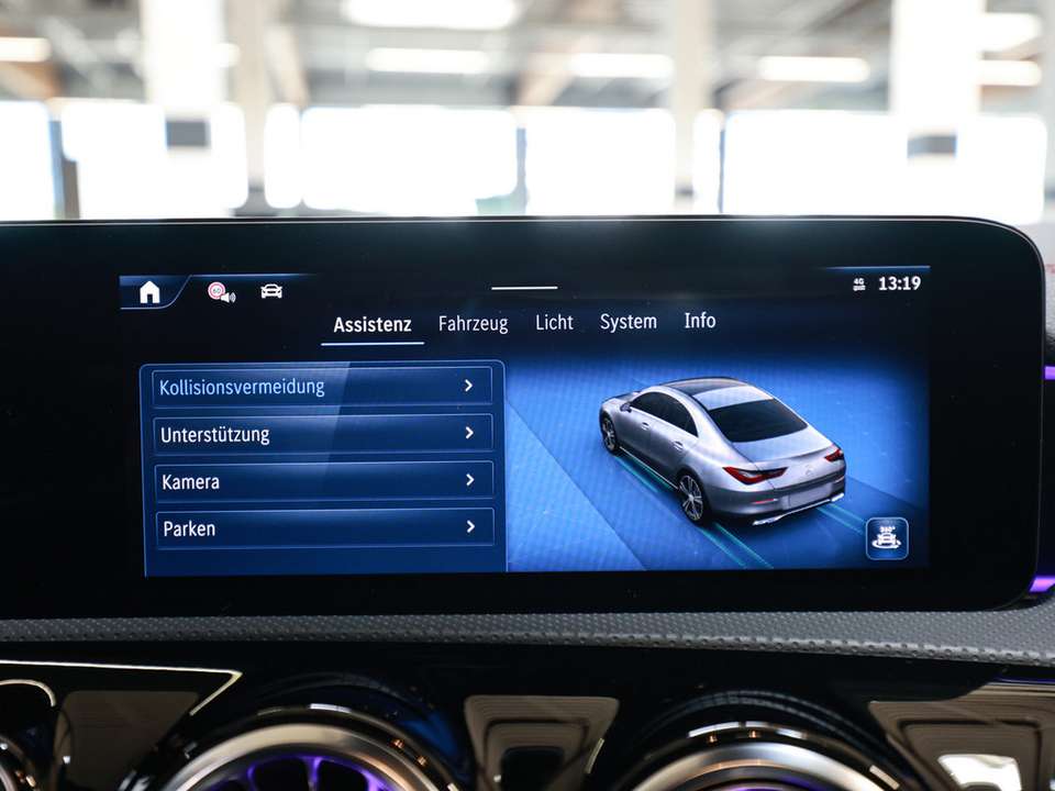 Mercedes-Benz CLA 180 - Imagem 13