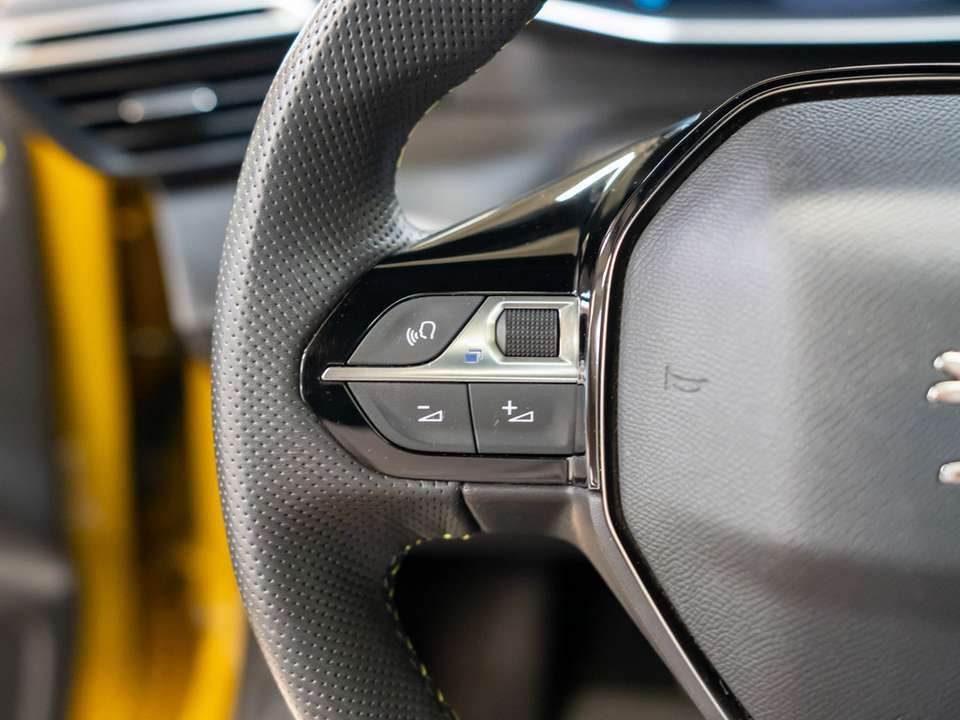 Peugeot e-208 - Imagem 15