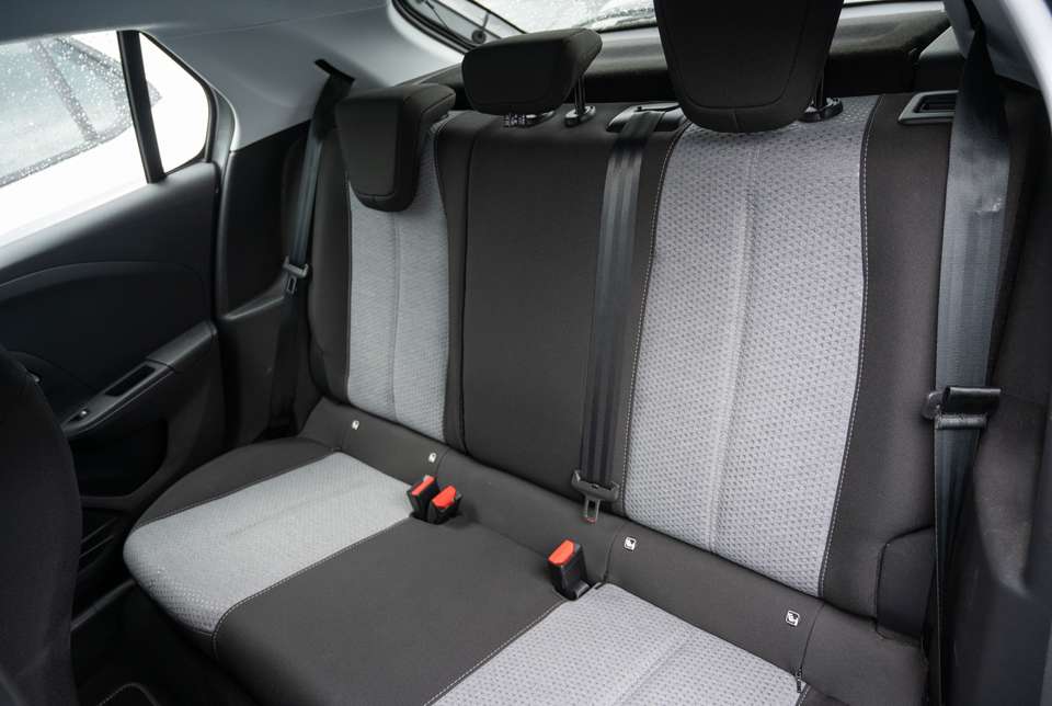 Opel Corsa - Imagem 8