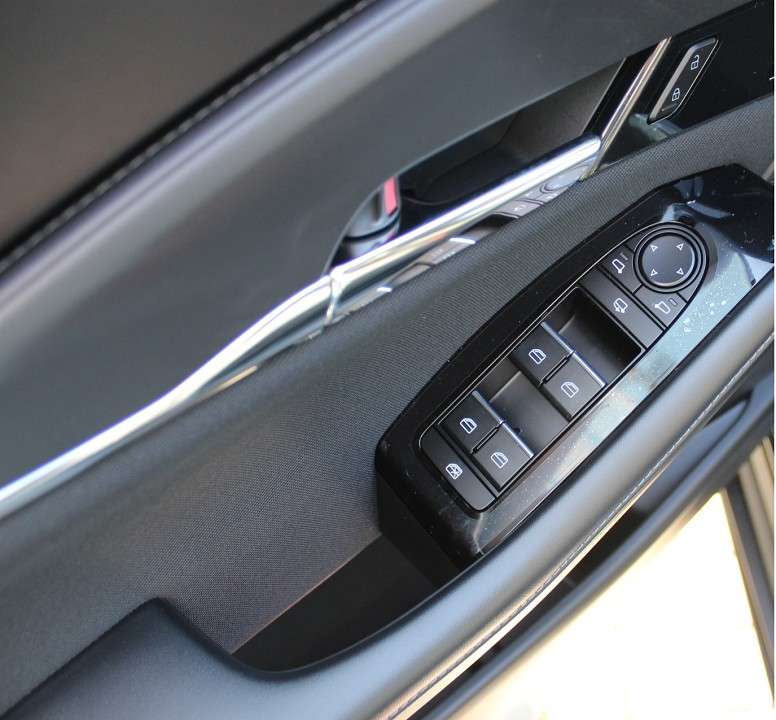 Mazda CX-30 - Imagem 10