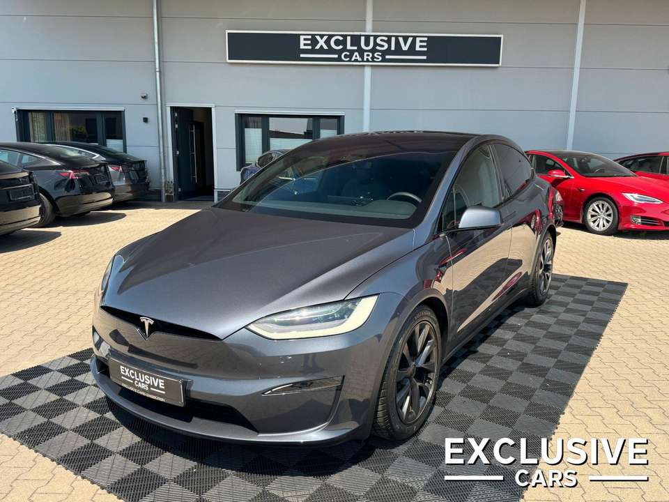 Tesla Model X - Imagem 1