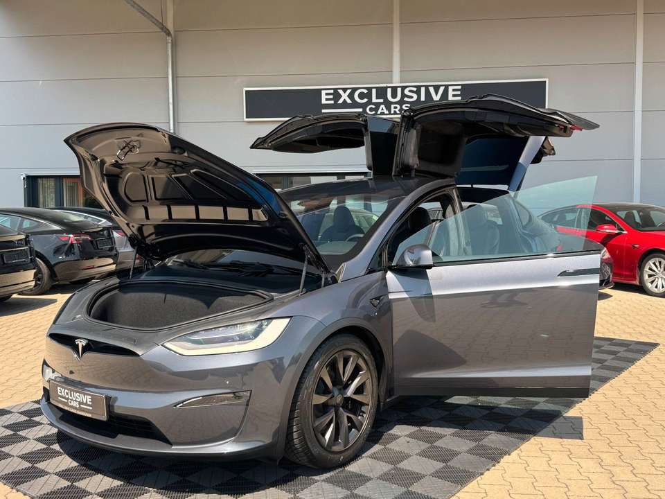 Tesla Model X - Imagem 2