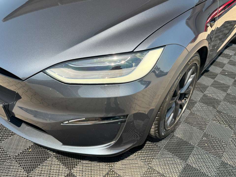 Tesla Model X - Imagem 3