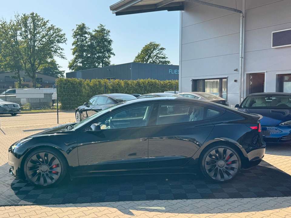 Tesla Model 3 - Imagem 4