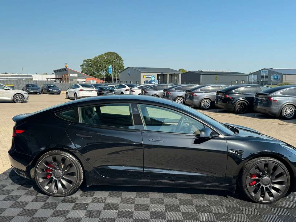 Tesla Model 3 - Imagem 8