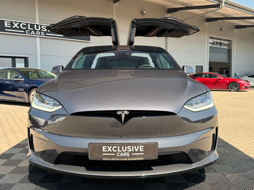 Tesla Model X - Imagem 11