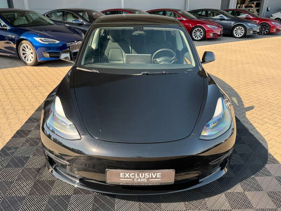 Tesla Model 3 - Imagem 11