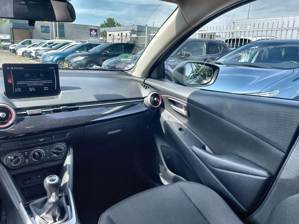 Mazda 2 - Imagem 11