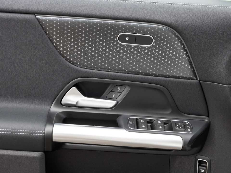 Mercedes-Benz EQA 250 - Imagem 13