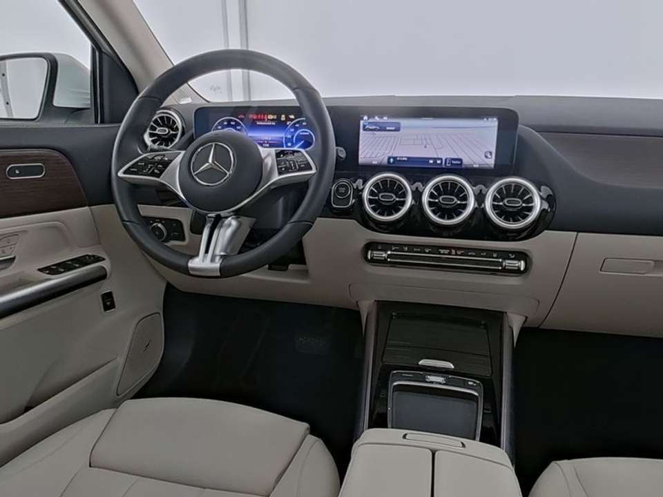 Mercedes-Benz EQA - Imagem 6
