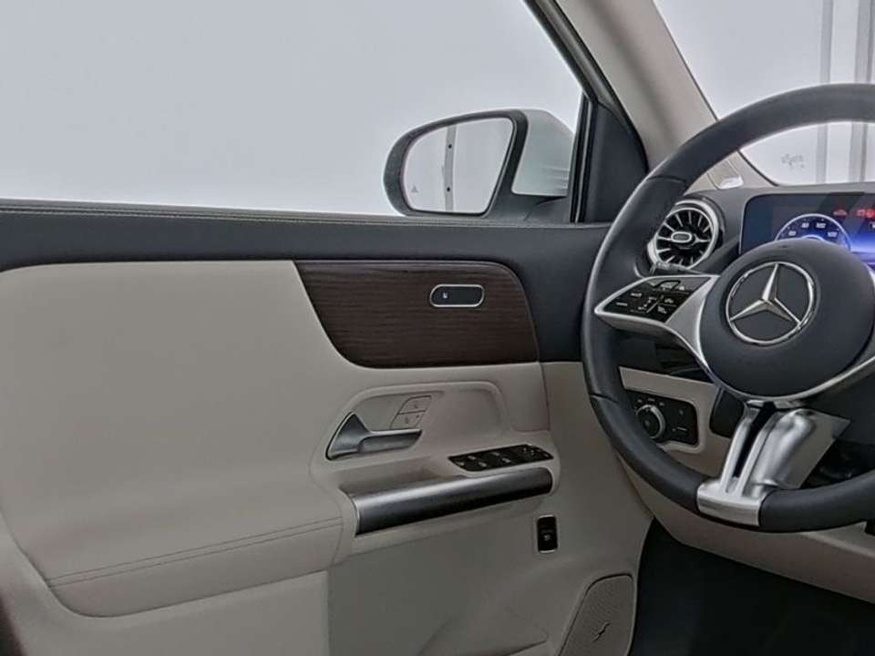 Mercedes-Benz EQA - Imagem 7