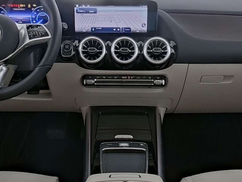 Mercedes-Benz EQA - Imagem 8