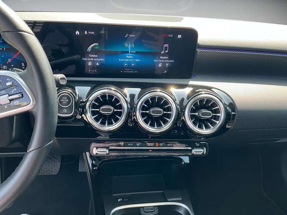 Mercedes-Benz A 200 - Imagem 12