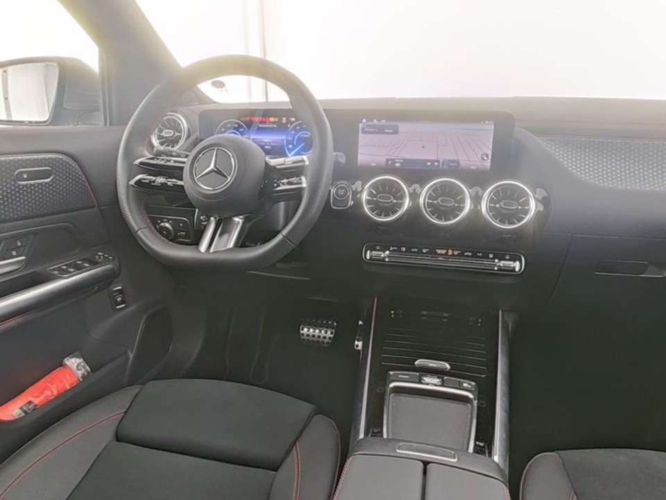 Mercedes-Benz EQA 300 - Imagem 7