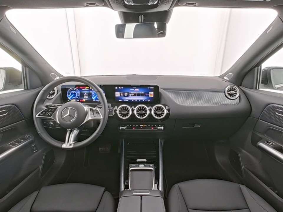 Mercedes-Benz EQA 250 - Imagem 6