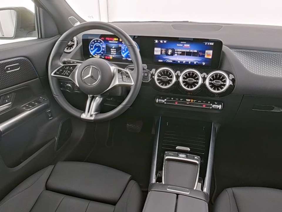 Mercedes-Benz EQA 250 - Imagem 7