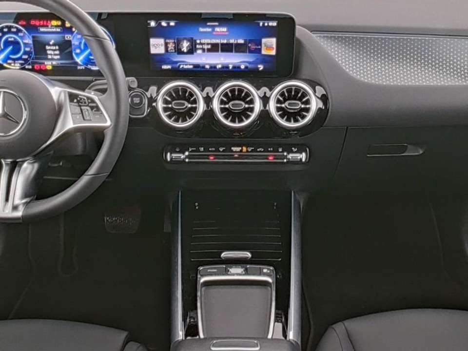 Mercedes-Benz EQA 250 - Imagem 8