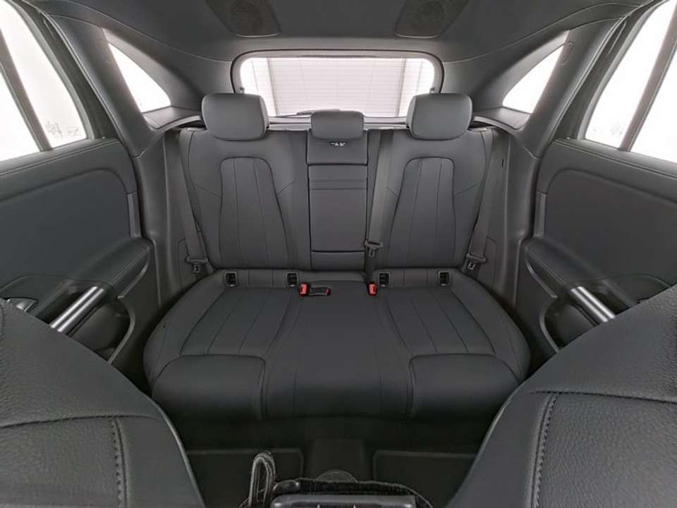 Mercedes-Benz EQA 250 - Imagem 9