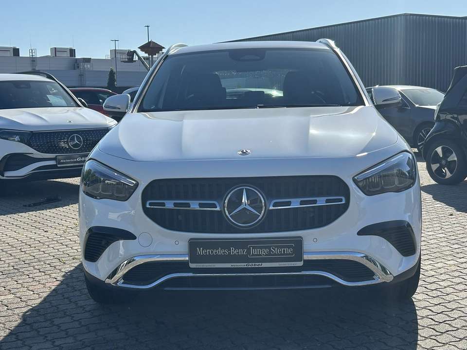 Mercedes-Benz GLA 180 - Imagem 2