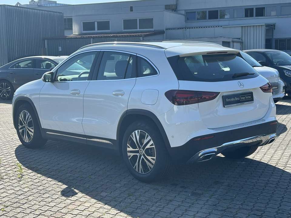 Mercedes-Benz GLA 180 - Imagem 4