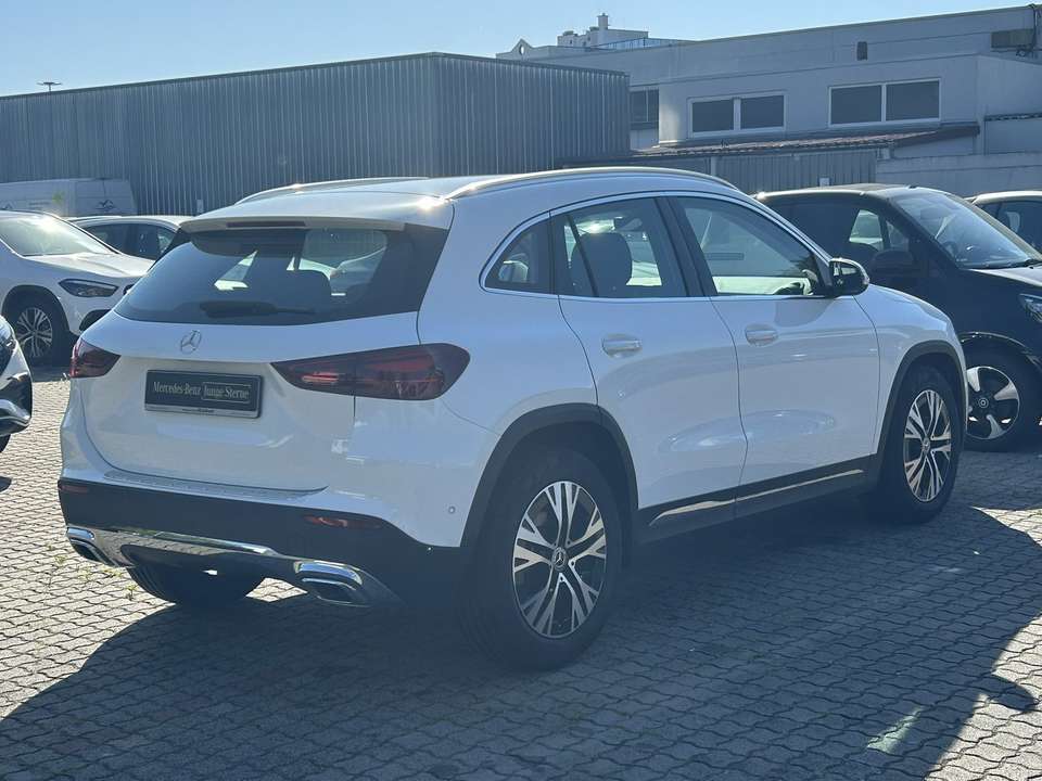 Mercedes-Benz GLA 180 - Imagem 7